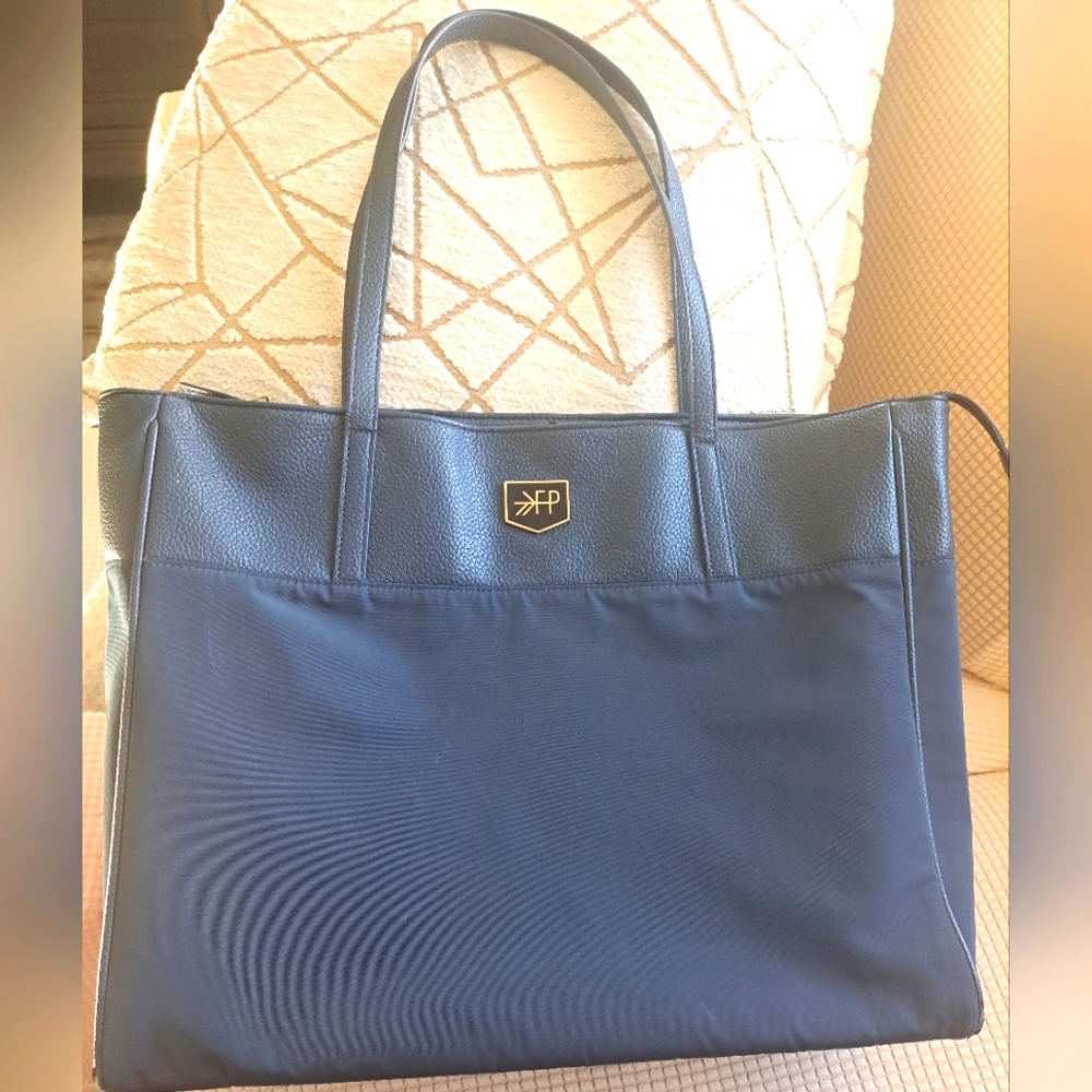 FRESHLY PICKED Classic Tote, Zip Top,Travel Bag